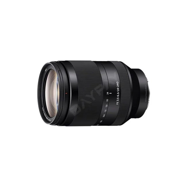 デイペイレンタル｜DAYPAY RENTALのカメラレンタルでご利用いただけるSony FE 24-240mm F3.5-6.3 OSSズームレンズの全体像（斜めからのアングル）の撮影機材レンタル画像