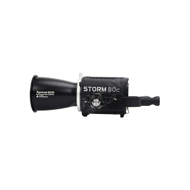 Aputure STORM 80c 本体側面とリフレクター装着状態