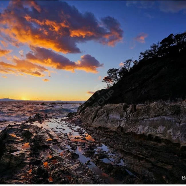 H&Y 100x150mm Balancer GND 16 (1.2) を使用した夕暮れの海岸風景の作例写真