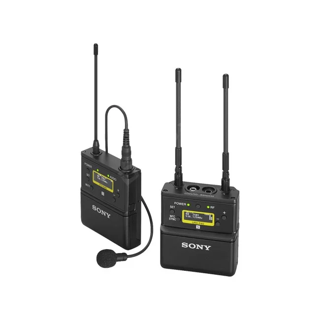 Sony UWP-D21 ワイヤレスマイクシステムのトランスミッターとレシーバー、ピンマイクの全体像