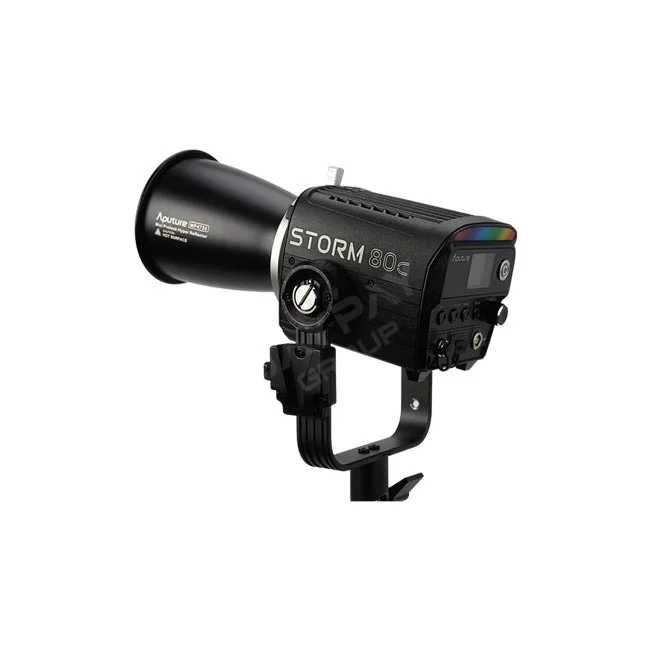 Aputure STORM 80c 本体およびリフレクターの側面・操作部