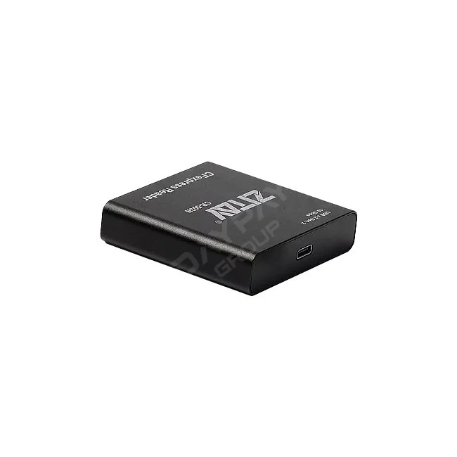 Zitay CR-503N CFexpress Type B カードリーダー本体のUSB Type-Cポート側を斜めから撮影した詳細画像。撮影機材レンタルやカメラレンタルのデイペイレンタル｜DAYPAY RENTALが提供するプロ用機材の様子