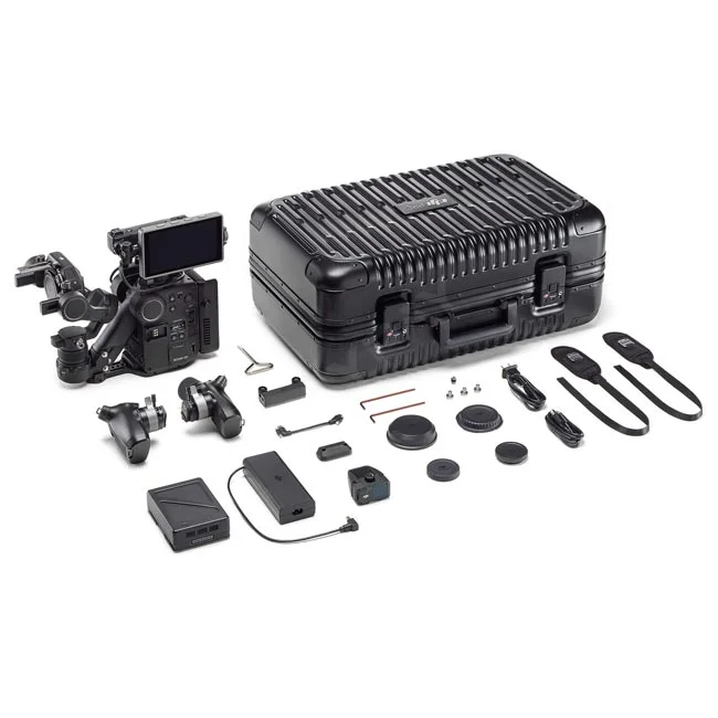 DJI Ronin 4D-6K 本体と専用ハードケースおよび同梱されている各種アクセサリー一式
