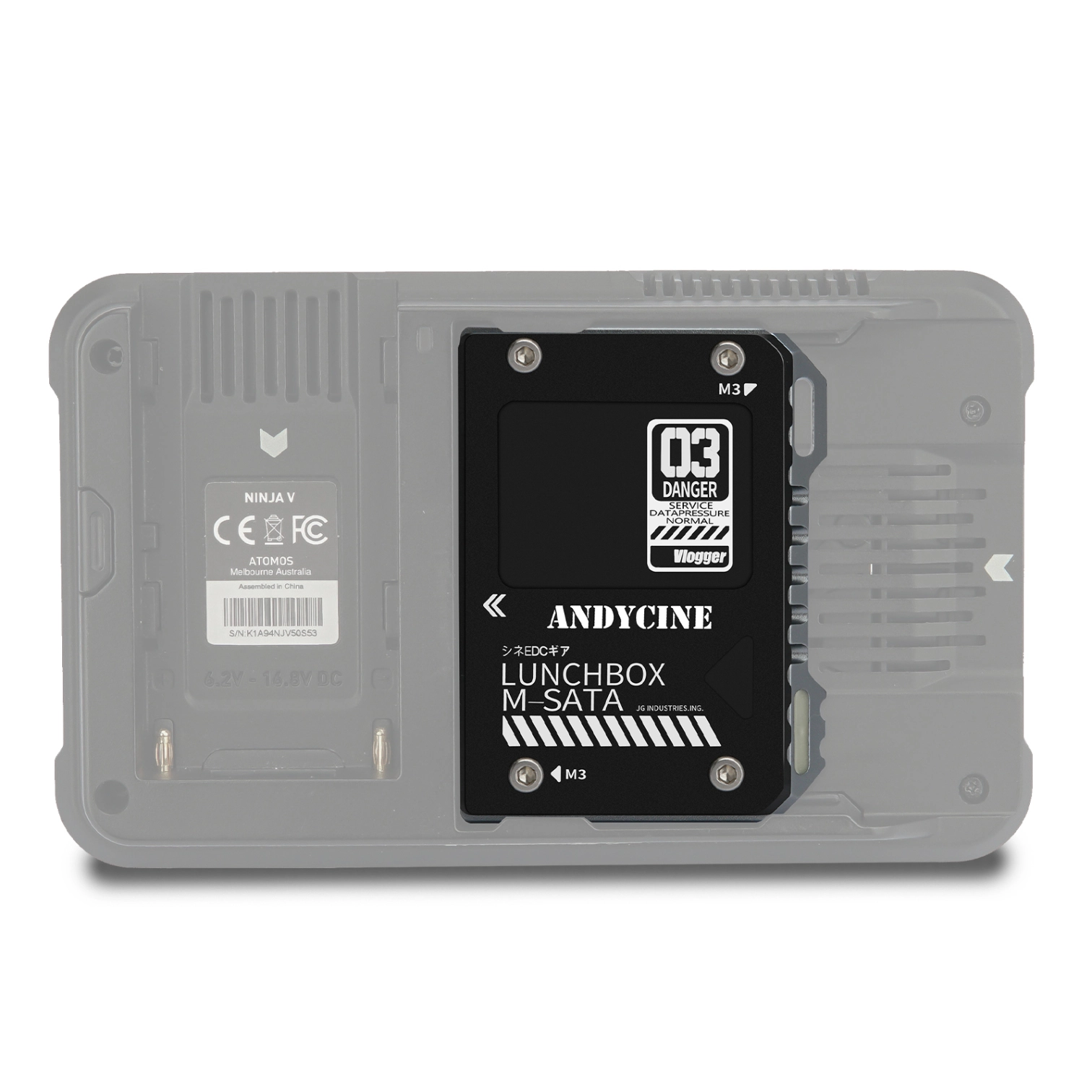 ANDYCINE LUNCHBOX M -SATA 2TB SSDがモニター機器に装着されている状態の製品詳細画像
