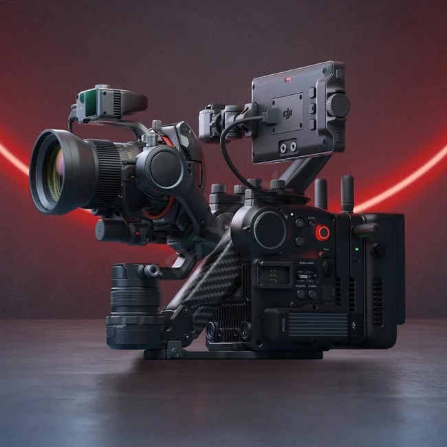 DJI Ronin 4D-6K ジンバルカメラと高輝度メインモニター、レンズの全体像