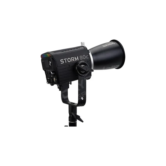 Aputure STORM 80c 本体およびヨークフレームの側面・斜めからの外観