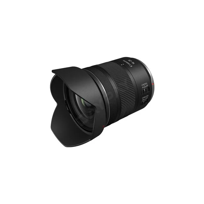 Canon RF16-28mm F2.8 IS STM レンズフード装着時の斜め前方からの外観