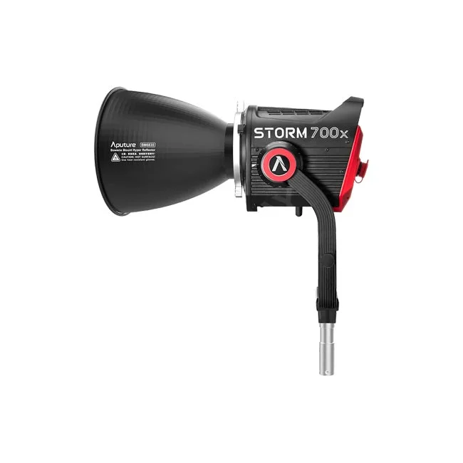 Aputure STORM 700x 本体とリフレクターの側面全体像