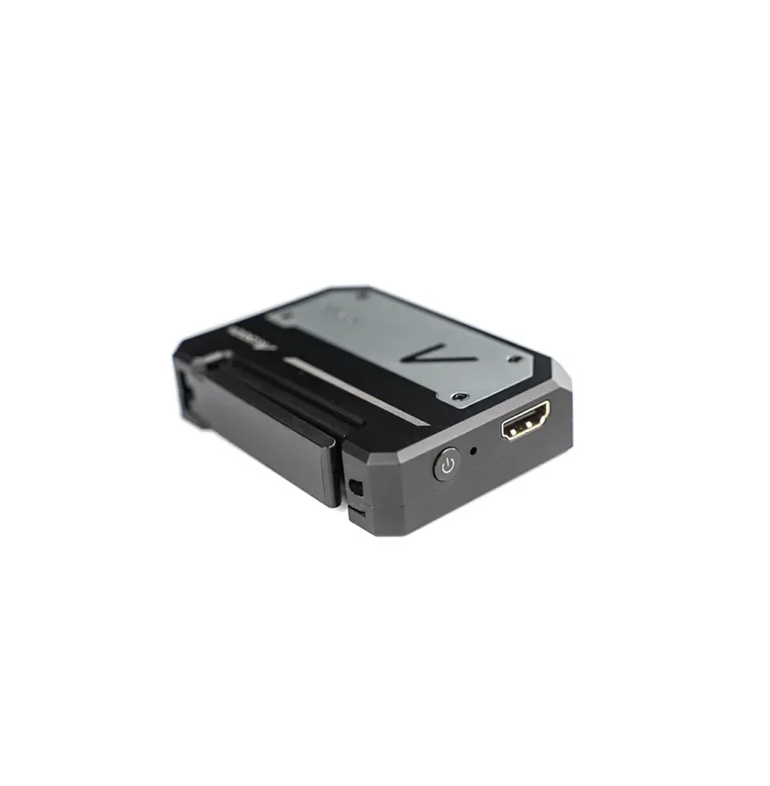 Accsoon CineEye 5G ワイヤレスビデオトランスミッターの本体側面ポートと電源ボタン周辺のディテール