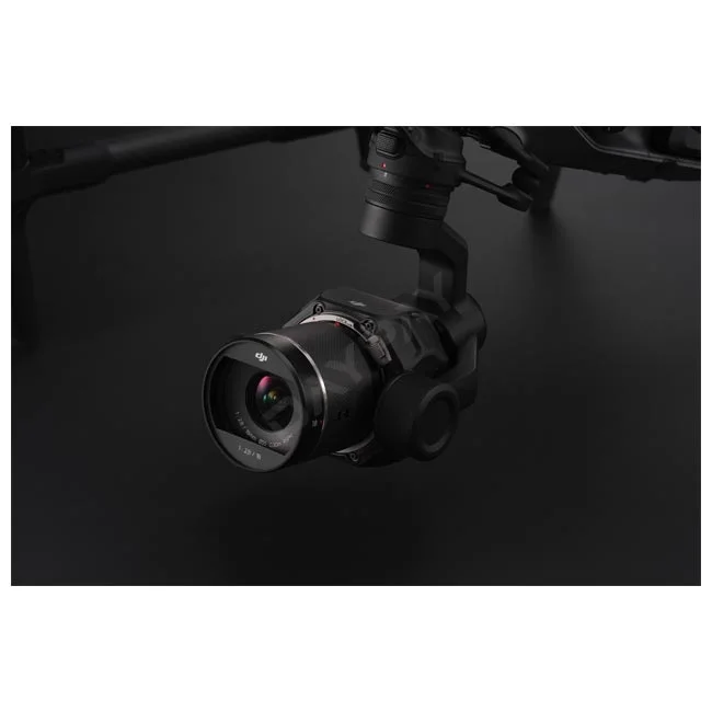 DJI DL 18mm F2.8 LS ASPH レンズの装着状態
