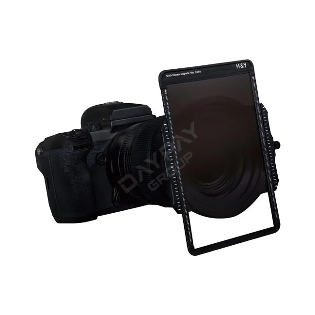 H&Y 100x150mm Soft GND フィルターのカメラレンズへの装着状態