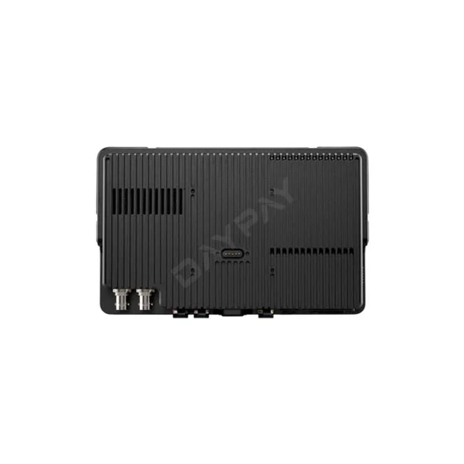 SmallHD Ultra 7 背面パネルと端子部分
