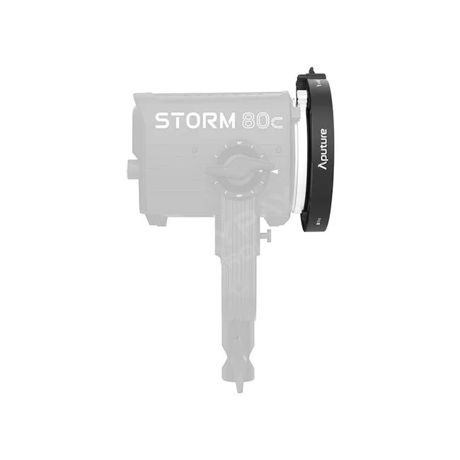 Aputure STORM 80c Bowens Mount Adapterの装着状態を示す詳細画像。撮影機材レンタルならデイペイレンタル｜DAYPAY RENTAL
