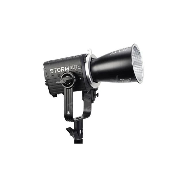 Aputure STORM 80c 本体とリフレクターの装着状態
