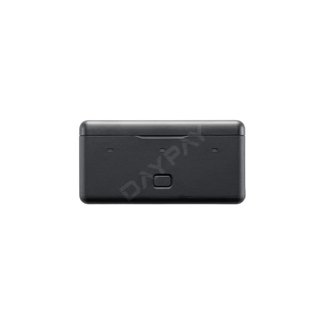 DJI Osmo Action Battery Charger バッテリーケースの正面、インジケーターランプとボタン部分