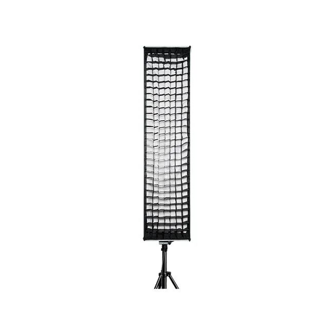 Aputure Light Box 30x120cmのグリッド付きストリップソフトボックスを装着した撮影機材レンタルの状態（デイペイレンタル｜DAYPAY RENTAL）