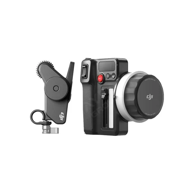 DJI Focus Pro Hand Unit Kitのハンドユニット本体とロッドマウント付きモーターの付属品一式