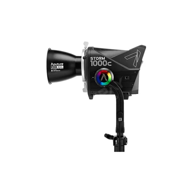 デイペイレンタル｜DAYPAY RENTALで提供するAputure STORM 1000c LED照明の側面全体とリフレクター装着状態を示す撮影機材レンタルの詳細画像