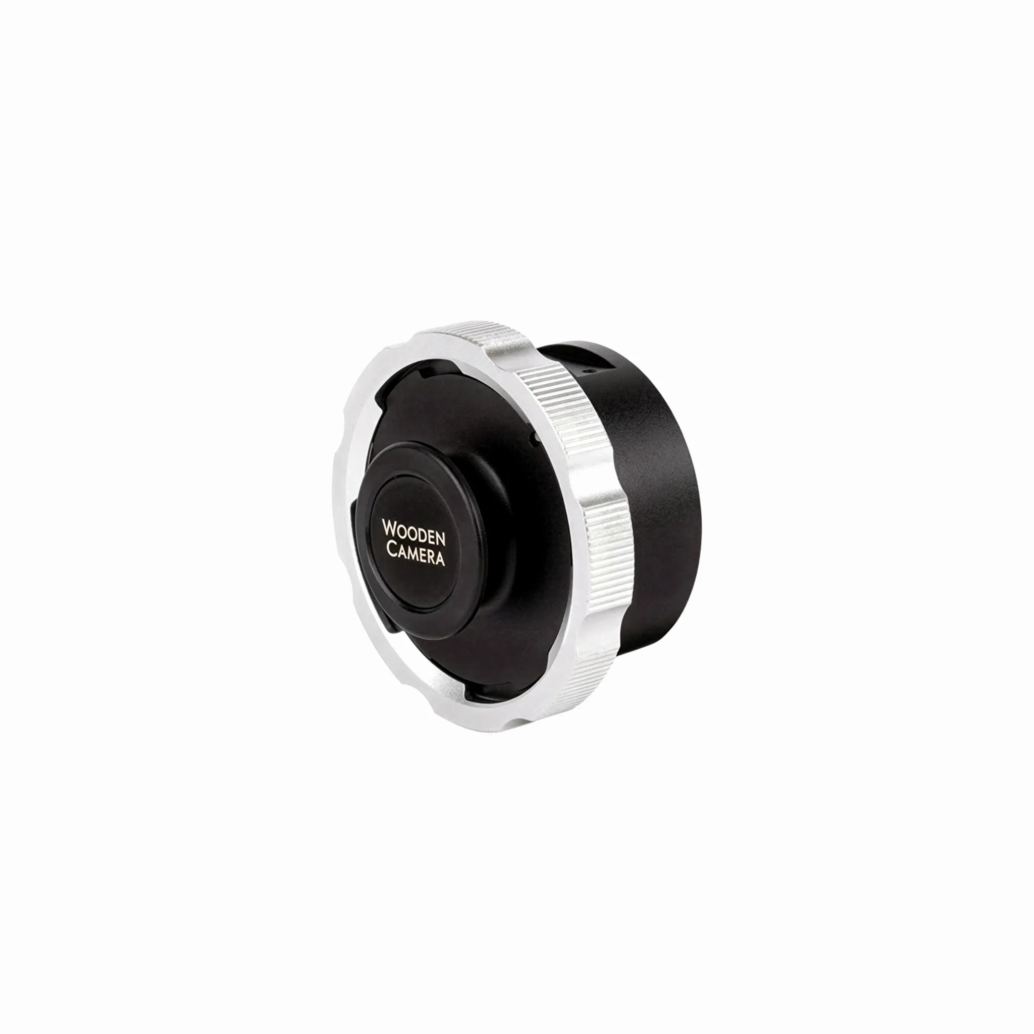デイペイレンタル｜DAYPAY RENTALの撮影機材レンタルでご利用いただけるWooden Camera E to PL Adapter（ウッドカメラ E to PL アダプター）の製品画像です。黒とシルバーの本体前面にWOODEN CAMERAのロゴ入りキャップが装着されています。