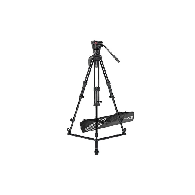 デイペイレンタル｜DAYPAY RENTALでレンタルできる撮影機材、Sachtler Ace M GS MK II ビデオ用三脚の全体像。黒色の三脚と雲台、グランドスプレッダー、専用ケースが配置されています。