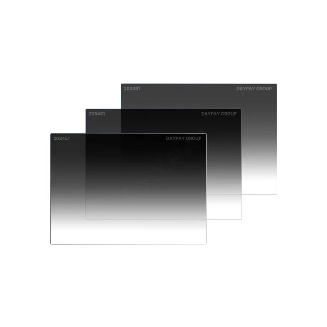 Tiffen Half ND SE Horizontal Filter の撮影機材レンタルならデイペイレンタル｜DAYPAY RENTAL。グラデーション仕様のNDフィルター本体を示す画像