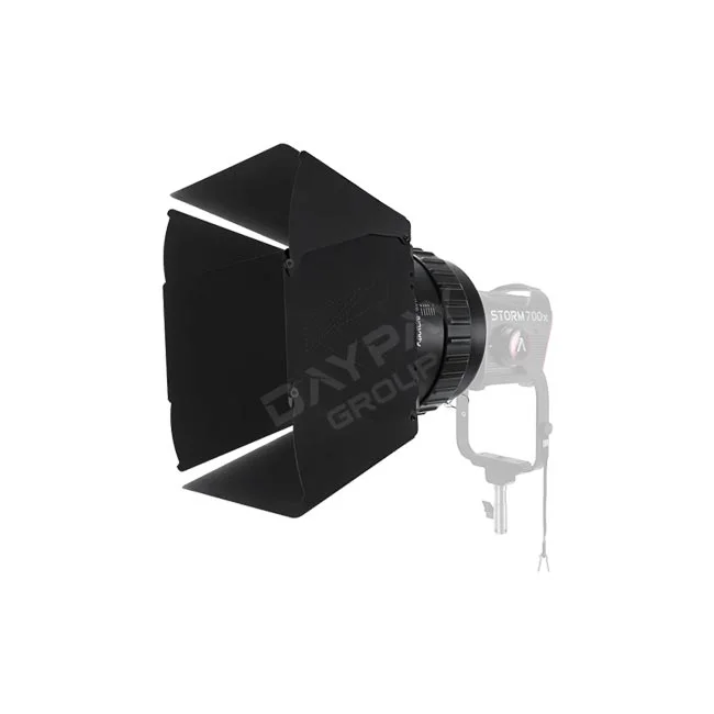 撮影機材レンタルのデイペイレンタル｜DAYPAY RENTALで取り扱うAputure CF10 Fresnel and Barn Doors Kitの製品画像。10インチフレネルレンズと8枚羽根バーンドアを装着した状態。