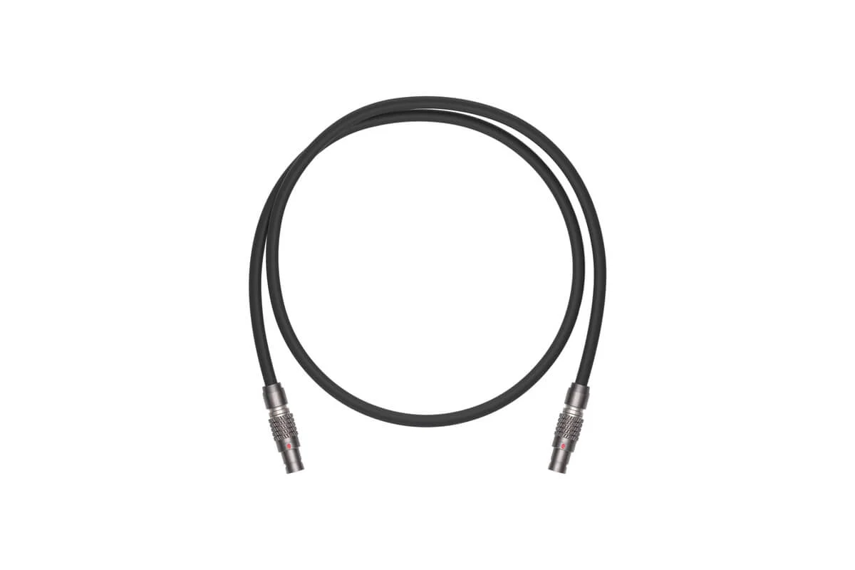 DJI High-Bright Remote Monitor Controller Cableの撮影機材レンタル商品画像。丸く巻かれた黒いケーブルと両端のコネクタ。デイペイレンタル｜DAYPAY RENTAL