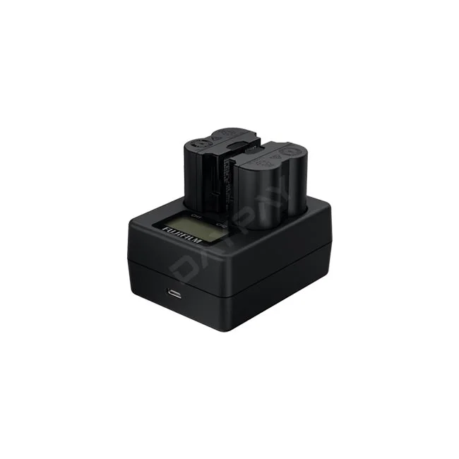 Fujifilm BC-W235 Charger 상단 슬롯과 전면 USB-C 포트