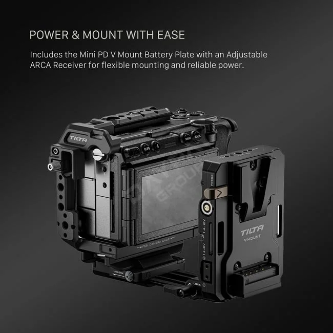Tilta FX5 Power Cage 후면 LCD와 V 마운트 배터리 플레이트 장착 모습