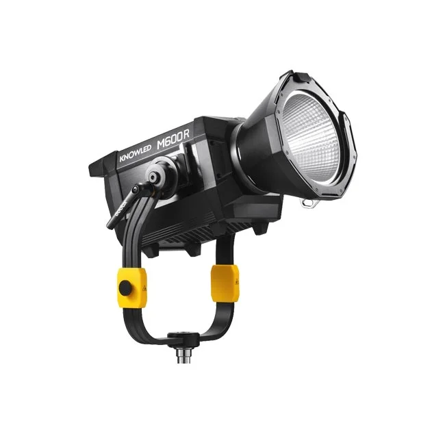 Godox M600R 본체와 리플렉터 및 요크 브래킷 측면 모습