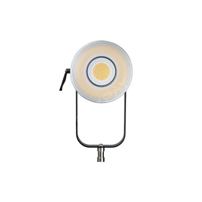 Nanlite Forza 720B 전면 COB LED 발광면과 요크 브래킷