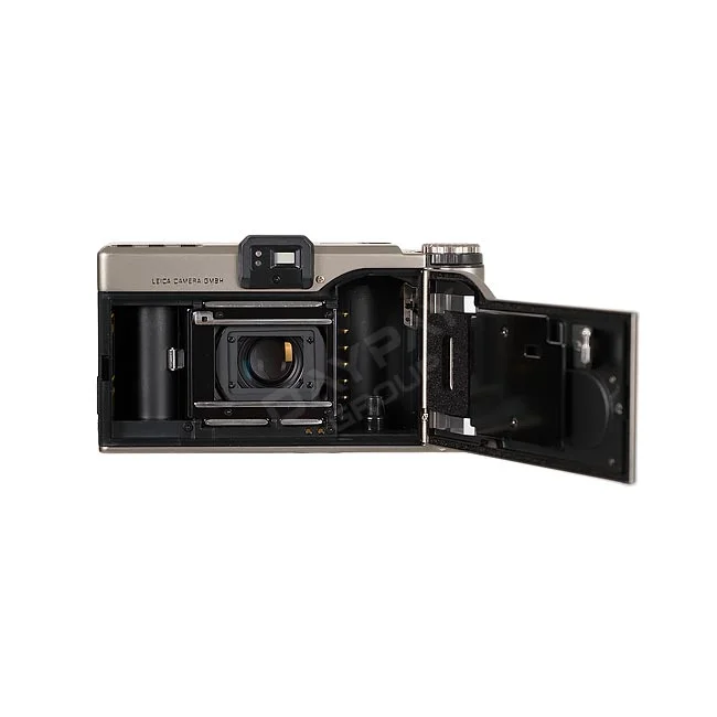 Leica Minilux 필름실 내부와 열린 뒷면 커버