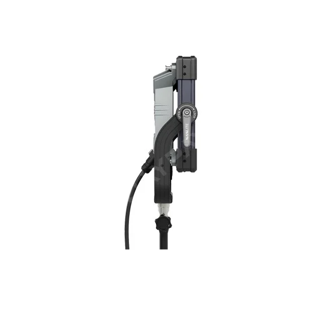Nanlite Alien 150C 측면 각도와 조절 핸들
