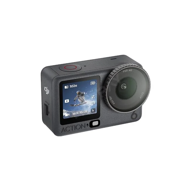 DJI Osmo Action 6 어드벤처 콤보의 전면 렌즈와 전면 디스플레이가 보이는 사선 제품 이미지