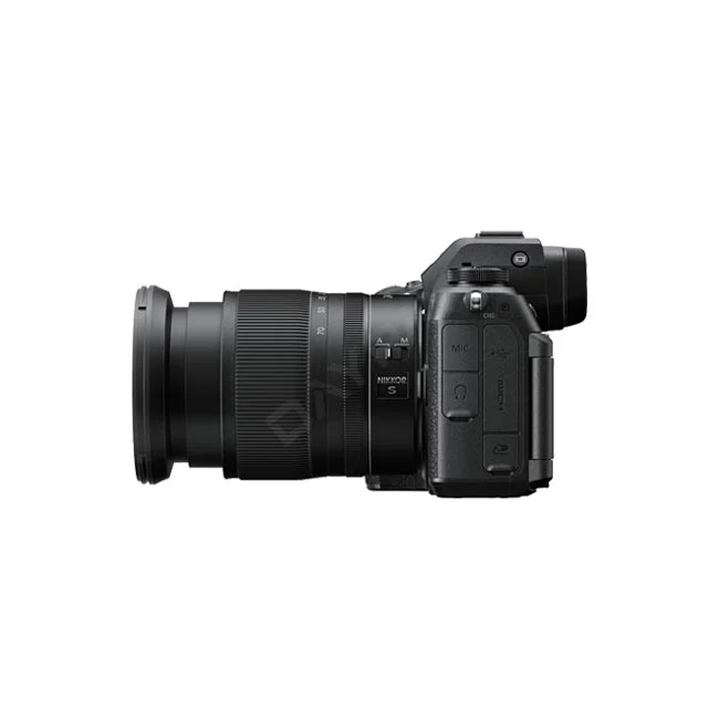 Nikon Z6 III 좌측 단자부와 렌즈 마운트부