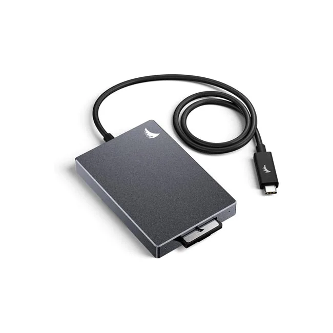Angelbird CFexpress 2.0 Type B Card Reader (MK2) 카드 리더기와 연결된 케이블