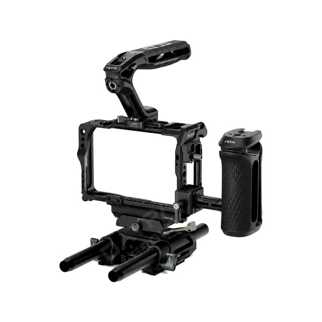 Tilta FX5 Pro Cage 케이지와 탑핸들 및 사이드핸들 결합된 모습
