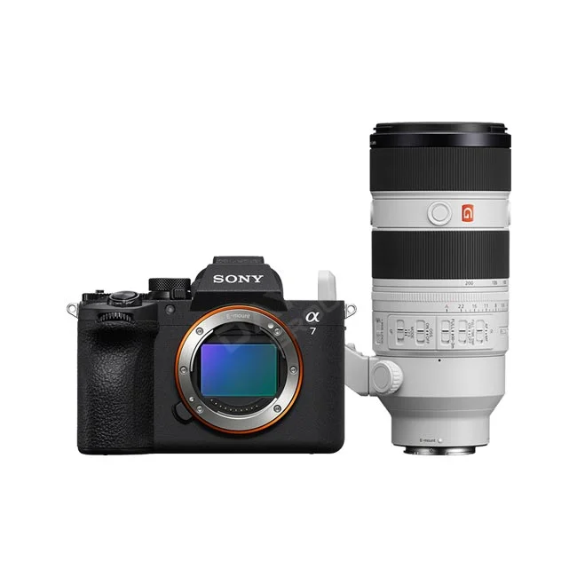 Sony A7M5 카메라와 FE 100-400mm 렌즈 키트 정면 모습