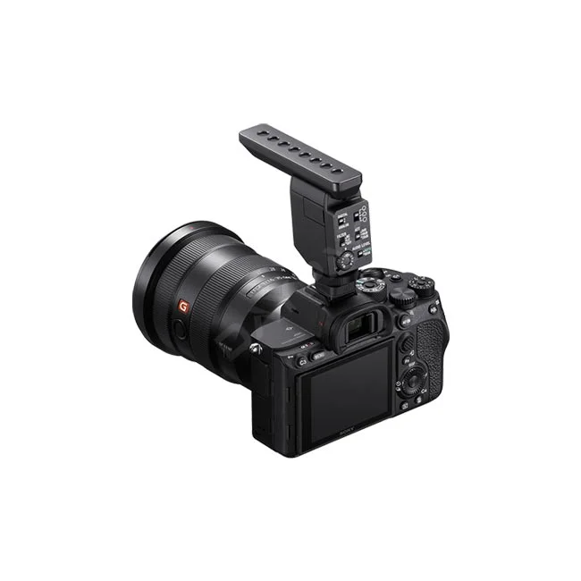 Sony ECM-B1M 麥克風安裝於相機熱靴上的背面與側邊操作介面