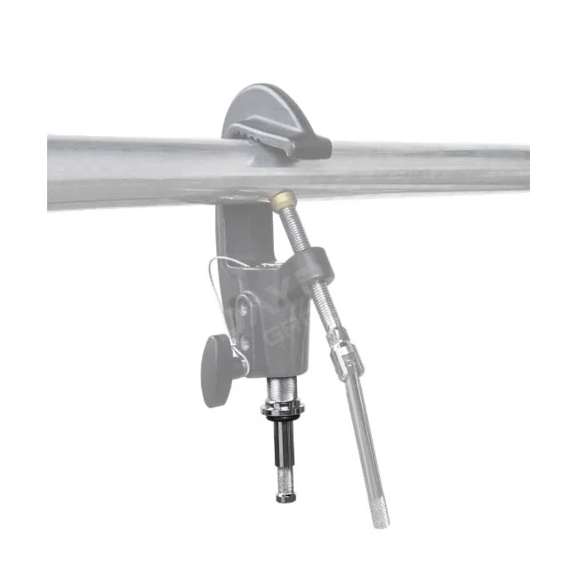 Kupo KS-200 轉接頭安裝於夾具與管件上的狀態