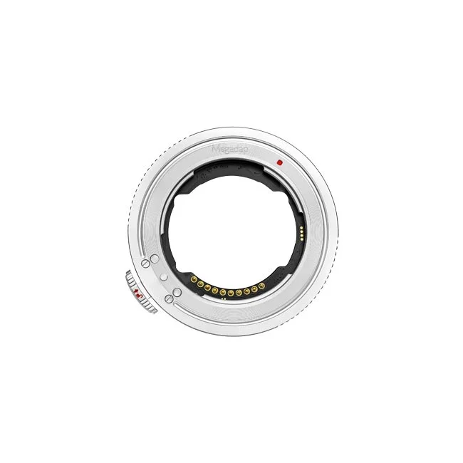 Megadap ETZ21 Pro+ 轉接環正面金屬卡口與電子觸點細節，提供給需要相機租賃與器材出租服務的專業攝影師參考。由日付租賃 DAYPAY RENTAL 提供。