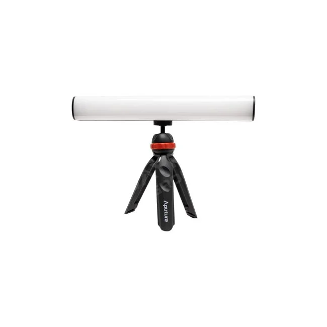 Aputure MT Pro 安裝在小型桌上型三腳架上的正面展示