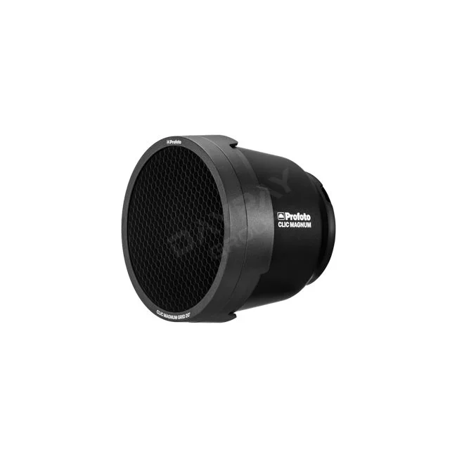 Profoto Clic Magnum 正面安裝蜂巢配件的外觀視角