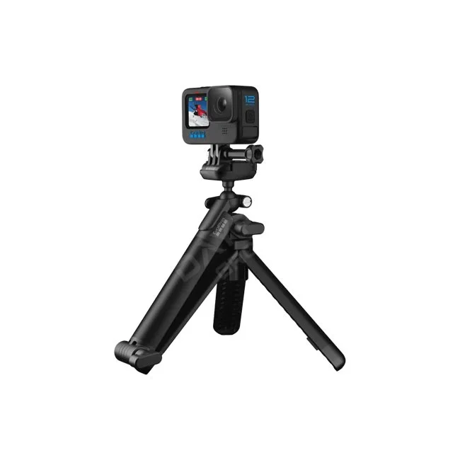 GoPro 3-Way 2.0 展開為三腳架模式並安裝運動相機