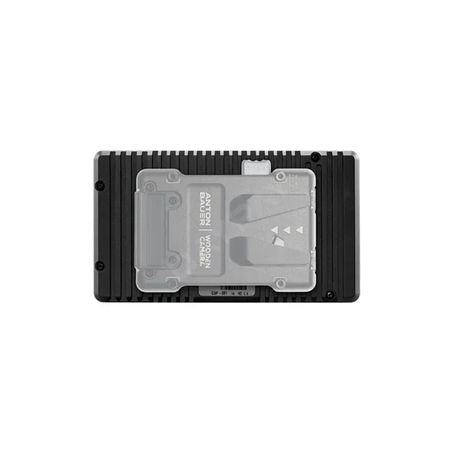 SmallHD Ultra 5 機身背面電池扣板與散熱鰭片