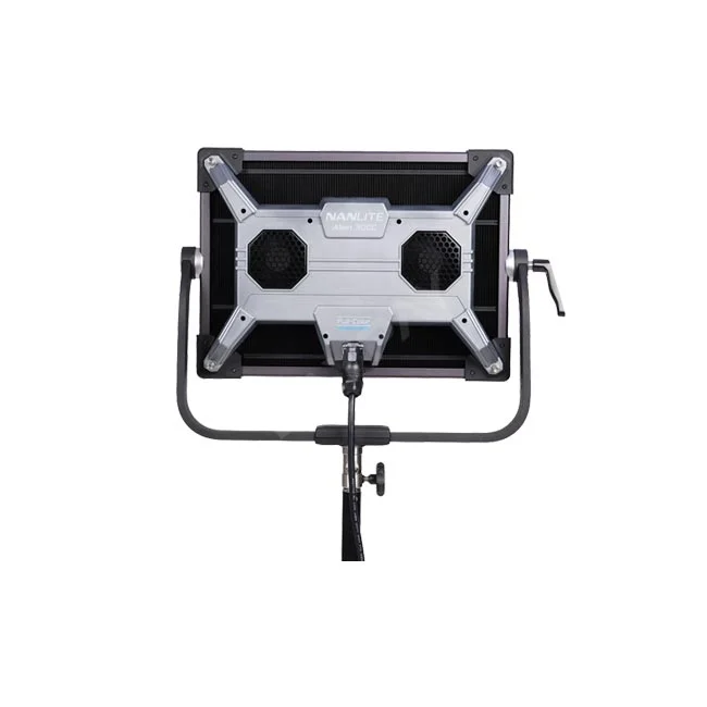 Nanlite Alien 300C 背面散熱孔與連接線接口