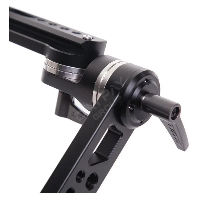 Tilta 19mm Universal Dovetail Shoulder Mount 側邊 ARRI 標準齒盤與固定旋鈕細節