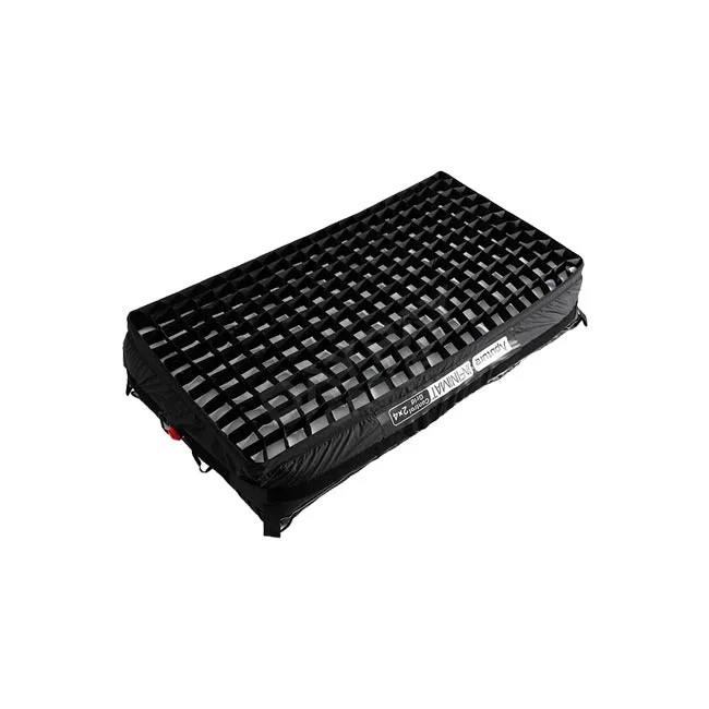 Aputure INFINIMAT 2x4 搭配無紡布蜂巢網格（Grid）配件安裝狀態