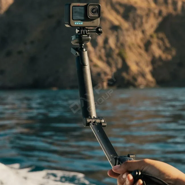 GoPro 3-Way 2.0 延伸折疊臂與相機握把安裝狀態