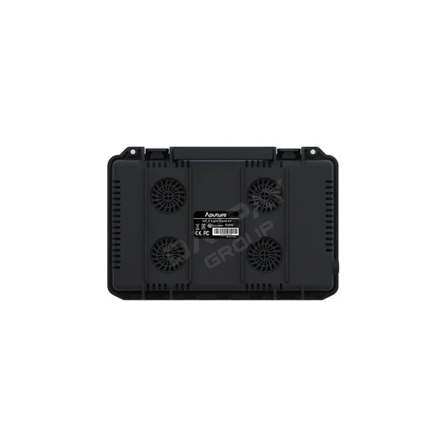 Aputure MC 4-Light Travel Kit 無線充電箱背面與散熱孔